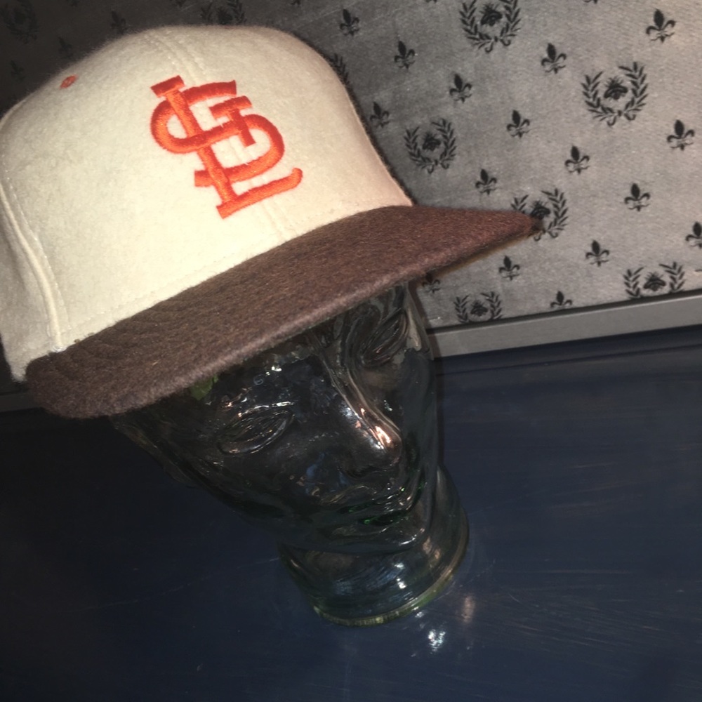 Vintage fitted MLB Hat